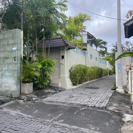 Frangipani Villa Seminyak Exterior photo